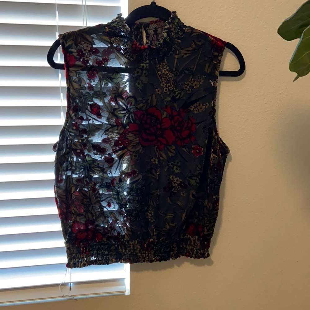 ✨Guess sleeveless top mesh and velvet